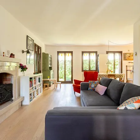 Casa Con Giardino Holiday home Treviso