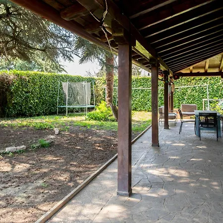 Holiday home Casa Con Giardino