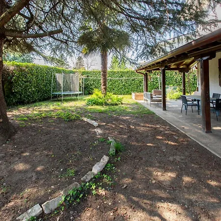 Casa Con Giardino Holiday home